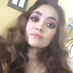 Meet your Posher, Janid